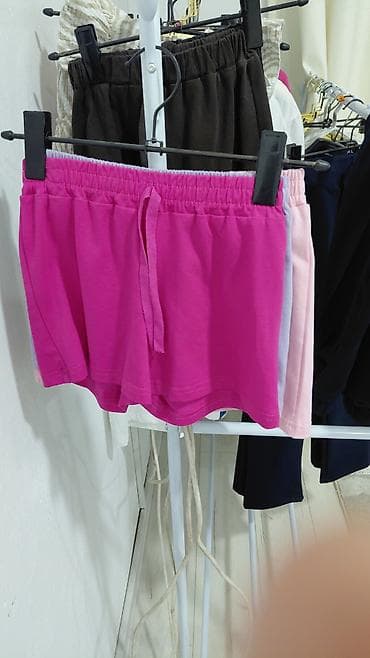 slim patch: Женские базовые шорты и брюки на резинке - Шорты: свободный крой — 2