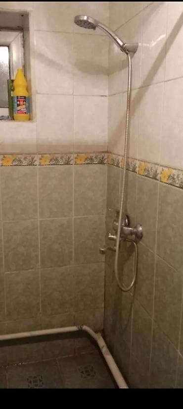 кыргыз недвижимост: 57 м², 3 бөлмө, Унаа токтотуучу жай, Забор, тосулган — 3