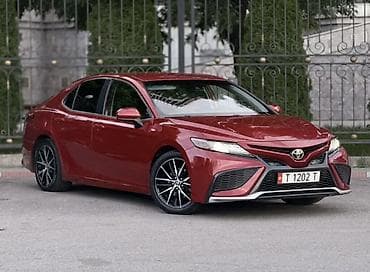 Транспорт: Toyota Camry: 2021 г., Бензин, Седан — 3