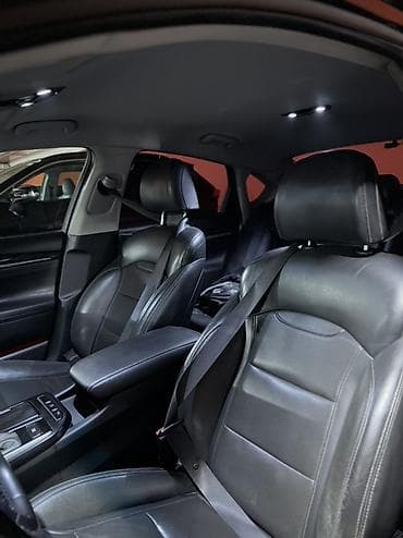 ниже: Hyundai Grandeur: 2019 г., 3 л, Автомат, Газ, Седан — 7