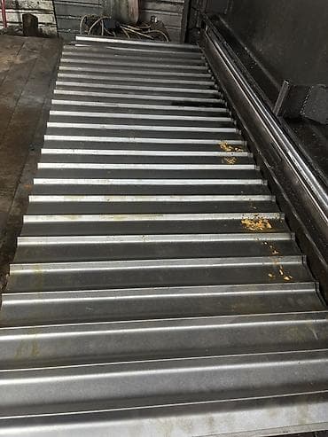 ищу плотника: Требуются разнорабочие на жестяных работ зарплата 40000 сом и обед — 1