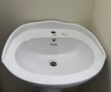 столешницы в ванную на заказ: Ванна үчүн раковина, Чарчы формасы, Материалы: Акрил, Өлчөмү: 67 x 57 см — 3