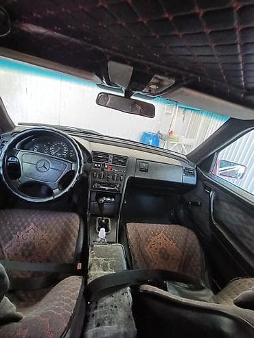 Mercedes-Benz C-Class: 1993 г., 0.2 - engine capacity л, Кол менен иштөөчү, Бензин, Седан — 4