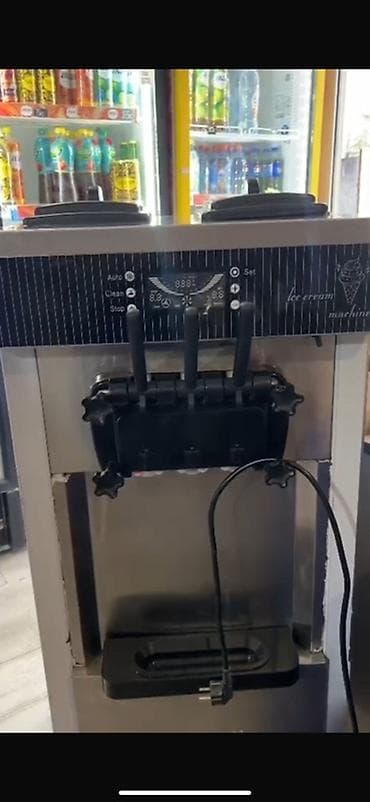 Профессиональный аппарат для мягкого мороженого (soft ice cream) -