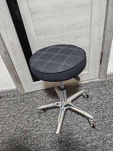 стулья даром: Крутящийся стул на колесиках(не пластиковые, резиновые прочные) в — 1
