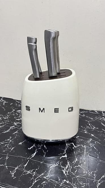 бронзовый нож: Набор кухонных ножей SMEG с подставкой - Фирменная подставка SMEG в — 2