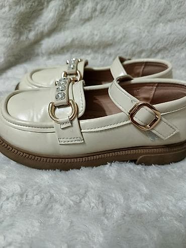 Женская обувь: Детские туфли-мокасины с ремешком Mary Jane.Одеты пару раз - Цвет — 4