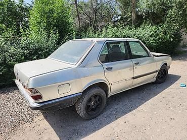 BMW 5 series: 1985 г., Механика, Седан