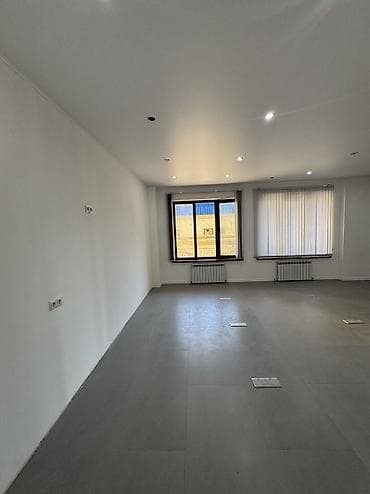 Аренда офисов, 135 м², В жилом комплексе, 1 линия — 9