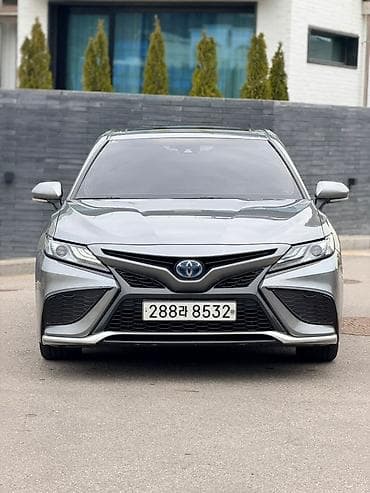 Toyota Camry: 2022 г., 2.5 л, Автомат, Гибрид, Седан