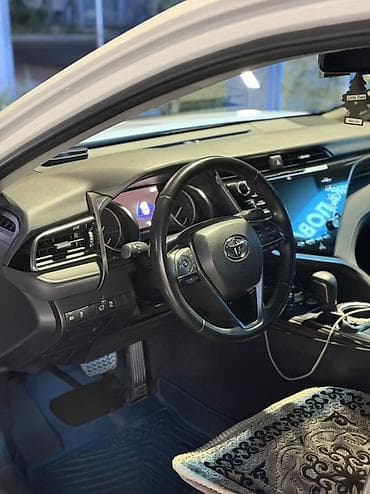 Toyota Camry: 2019 г., 2.5 л, Автомат, Бензин, Седан — 5