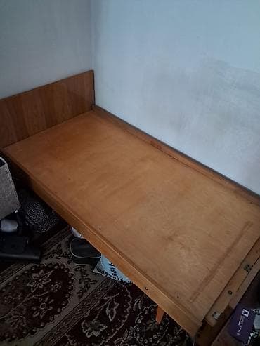 used bed: Детская дноспальная кровать-кушетка раздвижная из массива/шпона дерева — 1