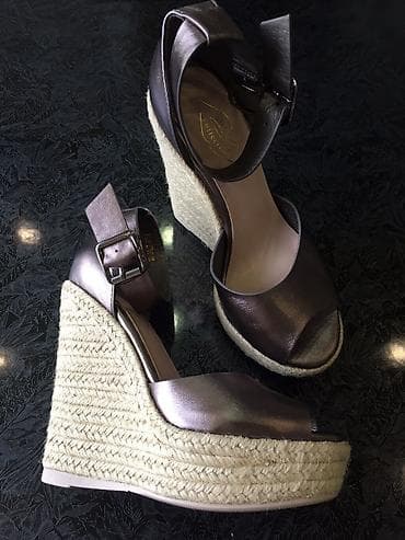 танкетки: Абсолютно новые шикарные босоножки на танкетке. Высота впереди 3 см — 3