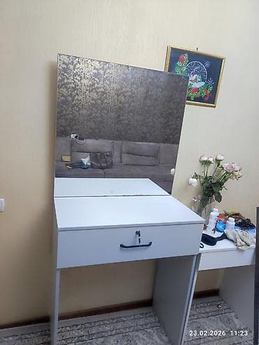 Лакокрасочные материалы: Туалетный столик, С зеркалом, цвет - Белый — 1