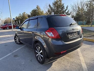 автомобиль кия: Kia Ceed: 2012 г., 1.6 л, Механика, Бензин, Хэтчбэк — 1