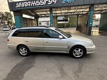 суу тоскуч: Toyota Avensis: 2001 г., 2 л, Кол менен иштөөчү, Универсал — 5