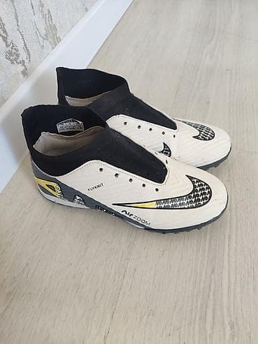 Сараканожка сатылат баасы 700 сом жапжаңы 2 3 жолу кийилген размер 36