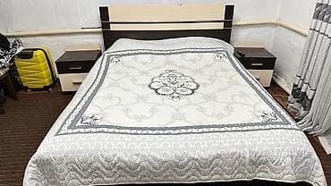 Спальный гарнитур в современном стиле (двухцветный: венге/крем)