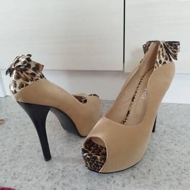 надувные батуты: Детский трансформируемый стульчик для кормления. - Конструкция — 3