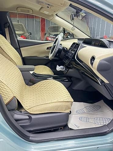 byd song plus: Toyota Prius: 2016 г., 1.8 л, Вариатор, Гибрид, Хэтчбэк — 9