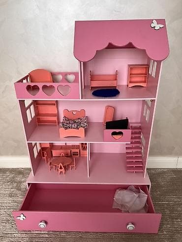 желтый домик: Кукольный домик из дерева с деревянной мебелью, розовый, трехъярусный — 2