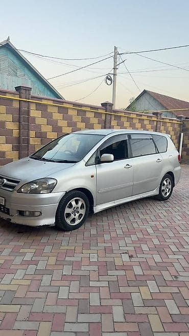 Toyota Ipsum: 2002 г., 2.4 л, Автомат, Бензин, Минивэн