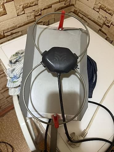 Комнатная ТВ-антенна «Дельта» (петлевая)