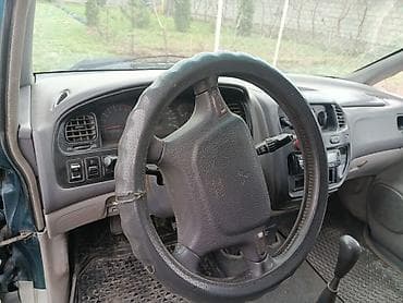 Транспорт: Mitsubishi Space Gear: 1995 г., 2.4 л, Механика, Бензин, Минивэн — 4