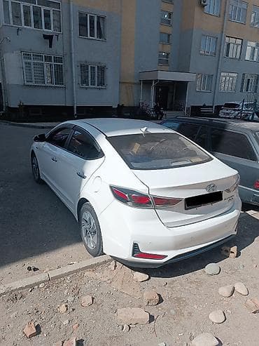 варианты: Hyundai Elantra: 2019 г., 1.6 л, Автомат, Электромобиль, Седан — 4