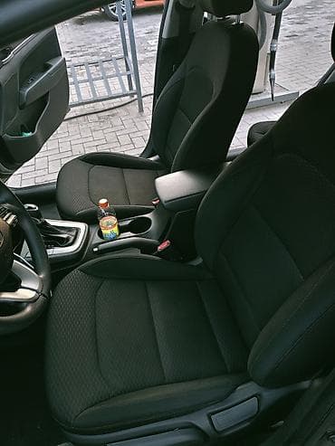 вложений: Hyundai Elantra: 2019 г., 2 л, Автомат, Бензин, Седан — 7