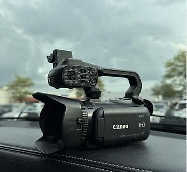 Видеокамера Canon XA10 HD + аудио‑ручка и комплект питания