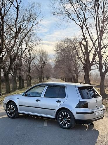 Унаа сатуу: Volkswagen Golf: 2000 г., 1.6 л, Кол менен иштөөчү, Бензин, Хетчбек — 9