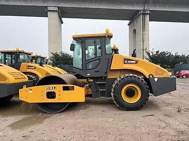 Дорожный вибрационный каток XCMG XS163J - Тип: одновальцовый at lalafo.kg Дорожный вибрационный каток XCMG XS163J - Тип: одновальцовый