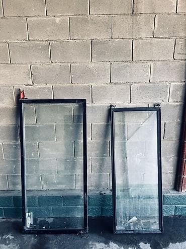Стекла, стеклопакеты для дверей: Вертикальные стеклопакеты в алюминиевых рамах - Комплект из 2 — 1