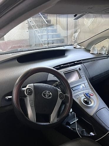 prius v: Toyota Prius: 2013 г., 1.8 л, Автомат, Гибрид, Хэтчбэк — 4