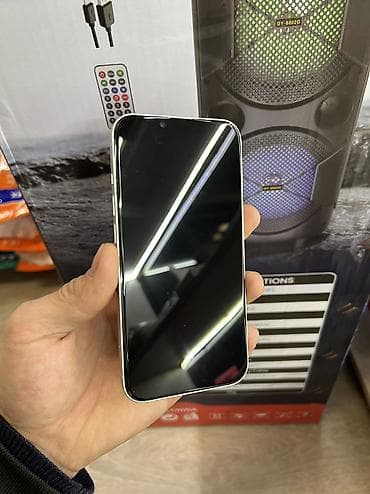 s7 tab: IPhone 13, Б/у, 128 ГБ, Белый, Защитное стекло, Чехол, Кабель, 76 % — 8