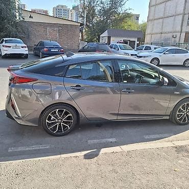 byd e9: Toyota Prius: 2019 г., Вариатор, Гибрид, Лифтбек — 5