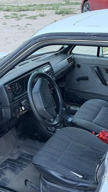 авто портер: Volkswagen Jetta: 1987 г., Седан — 6