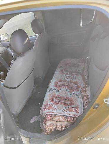 бампер авто: Toyota Yaris: 2000 г., Бензин, Хэтчбэк — 8