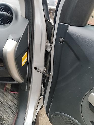 subaru forester 2001: Toyota ist: 2003 г., 1.5 л, Автомат, Бензин, Хэтчбэк — 5