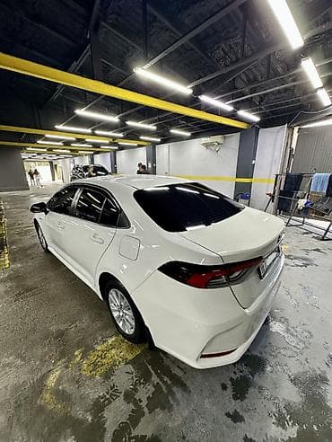 Продажа авто: Toyota Corolla: 2019 г., 1.8 л, Вариатор, Гибрид, Седан — 3