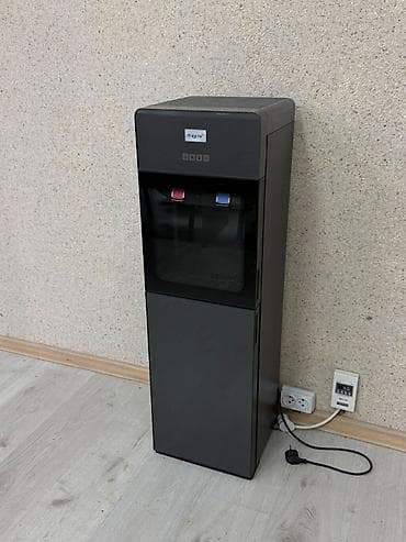 💧 Диспенсер для воды Диспенсер для воды — удобное решение для дома