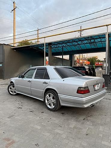 мерс бишкек: Mercedes-Benz W124: 1994 г., 3.2 л, Автомат, Бензин, Седан — 4
