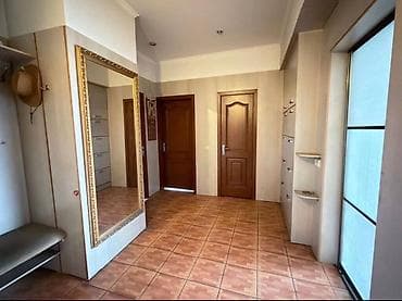 Недвижимость: 4 комнаты, 124 м², 2 этаж — 10