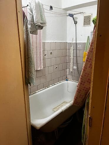 8: 2 комнаты, 66 м², 8 мкр 4 этаж, Старый ремонт — 7
