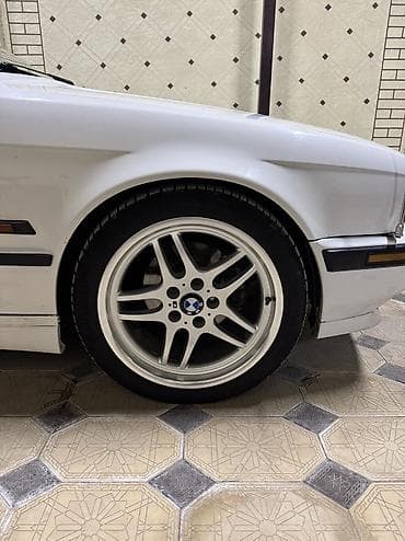 кузов е39: BMW 5 series: 1992 г., 2.8 л, Автомат, Бензин, Седан — 5