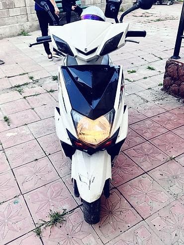 city coco: Скутер 50–125 см³ (вариатор), спортивный дизайн в чёрно‑белой — 2