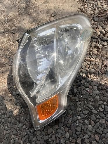 Чагылдыргычтар: Алдыңкы оң фара Nissan — 2