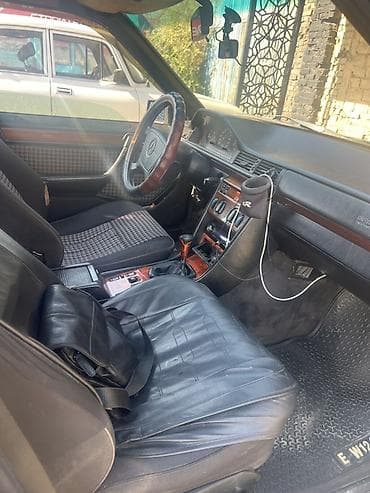 Продажа авто: Mercedes-Benz W124: 1995 г., 2.2 л, Механика, Бензин, Седан — 6