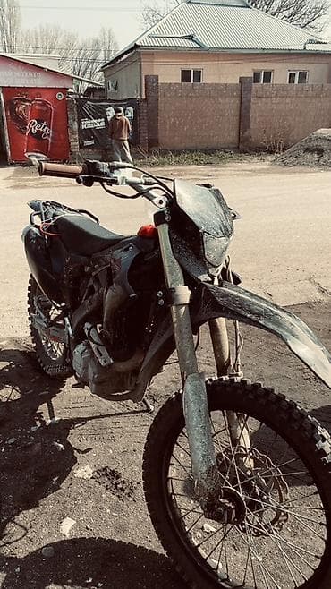 Мотоциклы: Эндуро 250 куб. см, Бензин, Взрослый, Б/у — 1